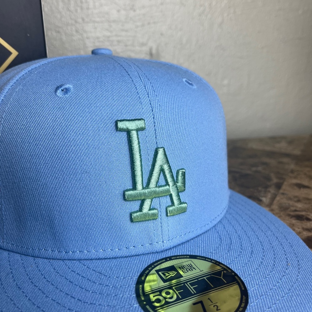 LA Doggers Fitted hat - Picture 3 of 4